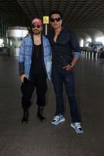 Sonu Sood with Gautam Gulati wearing all jeans, dark glasses and sneakers (12)_6475d8109e3f2.jpg