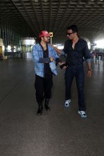 Sonu Sood with Gautam Gulati wearing all jeans, dark glasses and sneakers (20)_6475d8f64971e.jpg