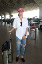 Kubbra Sait in white shirt jeans pant, pink cap wearing Aldo Valenaclya chain loafers in black patent (9)_6478700e86fd1.jpg