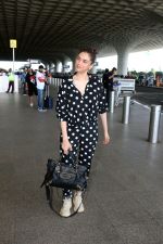 Aditi Rao Hydari holding black leather Balenciaga handbag wearing Polka Dots Richie Freeman outfit and Gucci Leather sneakers (2)_64797f3d0f36a.jpg