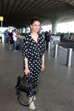 Aditi Rao Hydari holding black leather Balenciaga handbag wearing Polka Dots Richie Freeman outfit and Gucci Leather sneakers (5)_64797f4be3afb.jpg