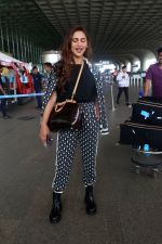 Krystle DSouza holding Louis Vuitton handbag wearing Steve Madden Ankle Boots (9)_647dc662ed1fe.jpg