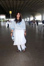 Ekta Kapoor in a white chudidar along with a Christian Dior Tote Blue Dior Oblique Embroidery purse (11)_647f3480be845.jpg