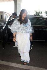 Ekta Kapoor in a white chudidar along with a Christian Dior Tote Blue Dior Oblique Embroidery purse (5)_647f347414d1b.jpg