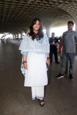 Ekta Kapoor in a white chudidar along with a Christian Dior Tote Blue Dior Oblique Embroidery purse (8)_647f34f7c57db.jpg