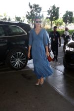 Kriti Sanon dressed in all blue gown and sandles (1)_647f362b6ef9e.jpg