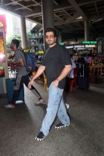 Sunny Singh dressed in jeans pant and slate colored t-shirt (11)_6480348910b54.jpg