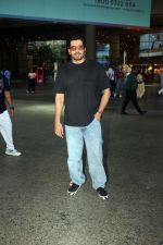 Sunny Singh dressed in jeans pant and slate colored t-shirt (5)_6480347666a43.jpg