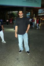 Sunny Singh dressed in jeans pant and slate colored t-shirt (6)_648034c12ce9b.jpg