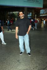 Sunny Singh dressed in jeans pant and slate colored t-shirt (7)_648034795bfdb.jpg