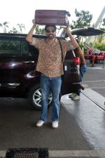 Gulshan Devaiah in a flowery shirt and jeans pant (3)_6481768620304.jpg