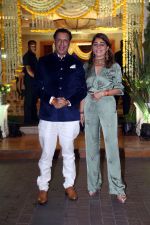 Madhur Bhandarkar with wife Renu Namboodiri at Madhu Mantena and Ira Trivedi wedding ceremony on 11 Jun 2023 (1)_6486ff52d7e84.jpg