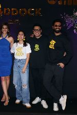 Laxman Utekar, Kriti Sanon, Sara Ali Khan, Dinesh Vijan, Vicky Kaushal at The Success Party of Film Zara Hatke Zara Bachke on 12 Jun 2023 (1)_6487ea34efaff.jpg