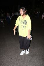 Anjali Arora dressed in yellow top and black pant at airport on 15 Jun 2023 (2)_648b48a496506.jpg