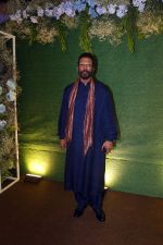 Jaaved Jaffrey pose for camera after the sangeet function on 16 Jun 2023_648d72e914a1f.jpeg