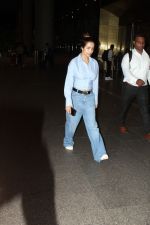 Malaika Arora dressed in blue shirt and pant seen at the airport on 16 Jun 2023 (1)_648d8963d6567.JPG
