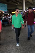 Manoj Bajpayee seen at airport in green shirt and black pant on 17 Jun 2023 (12)_648d916b43c0e.JPG