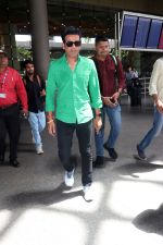 Manoj Bajpayee seen at airport in green shirt and black pant on 17 Jun 2023 (2)_648d9152d0296.JPG