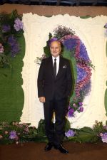 Anupam Kher Pose for media at the reception of Karan Deol and Drisha Acharya on 18 Jun 2023 (1)_649067b1d7075.jpeg