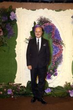 Anupam Kher Pose for media at the reception of Karan Deol and Drisha Acharya on 18 Jun 2023 (2)_649067b3afa08.jpeg