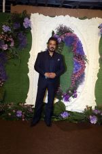 Salman Khan Pose for media at the reception of Karan Deol and Drisha Acharya on 18 Jun 2023 (5)_649067eba4d89.jpeg