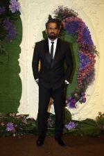 Suniel Shetty Pose for media at the reception of Karan Deol and Drisha Acharya on 18 Jun 2023 (4)_649067bf2713b.jpeg