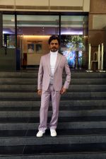 Nawazuddin Siddiqui pose to promote Tiku Weds Sheru at Rang Mandir in Bandra on 20 Jun 2023 (2)_6491c229480a5.jpeg