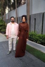 Sobhita Dhulipala and Sandeep Modi pose for the camera to promote The Night Manager Season 2 at Hyatt Centric in Juhu on 20 Jun 2023 (1)_6491cc0e6fbeb.jpeg