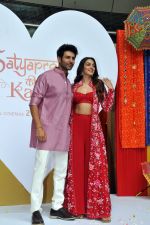 Kartik Aaryan and Kiara Advani promote song launch of Sun Sajni from movie Satyaprem Ki Katha on 21 Jun 2023 (28)_649316b50a138.JPG
