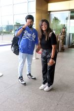 Sachet Parampara duo Sachet Tandon and Parampara Thakur seen at the airport on 22 Jun 2023 (6)_64942688af858.JPG
