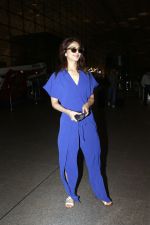 Vaani Kapoor dressed in dark blue casuals in the airport on 26 Jun 2023 (14)_649b12725e5f2.JPG