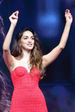 Kiara Advani at a Special Musical Concert of their film Satyaprem Ki Katha on 27 Jun 2023 (5)_649b2ddae3163.jpg