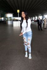 Poonam Pandey in white Cest La Vie Paris t-shirt and blue shredded jeans seen at the airport on 1 July 2023 (9)_64a0074206811.JPG