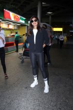 Shilpa Shetty seen in Black tights at the airport on 1 July 2023 (12)_64a012e634411.JPG
