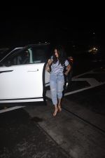 Avneet Kaur dressed in shredded jeans seen at the airport on 1 July 2023 (7)_64a0fa204de6f.JPG