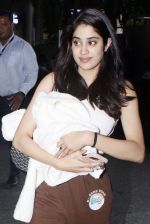 Janhvi Kapoor seen at the airport on 4 July 2023 (19)_64a3918f1e3d6.JPG