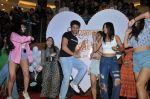 Kartik Aaryan performs with fans at the Inorbit Mall in Mallad on 4 July 2023 (21)_64a4dd33b209a.JPG