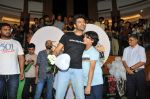 Kartik Aaryan performs with fans at the Inorbit Mall in Mallad on 4 July 2023 (36)_64a4dd4245c4c.JPG