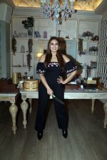 Huma Qureshi poses for camera promoting Fun Cooking Collaboration with Gary Mehigan on 5 July 2023 (10)_64a663349c0ab.jpeg