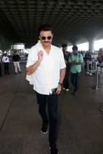 Anil Kapoor seen at the airport on 7 July 2023 (13)_64a801a0edcf1.JPG
