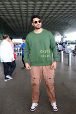 Arjun Kanungo seen at the airport on 8 July 2023 (16)_64a9538002ffa.JPG