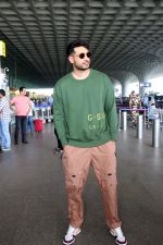 Arjun Kanungo seen at the airport on 8 July 2023 (22)_64a9538e26303.JPG