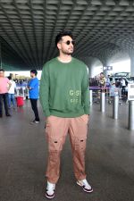 Arjun Kanungo seen at the airport on 8 July 2023 (25)_64a9539607434.JPG