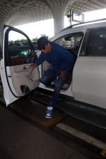 Sonu Sood seen at the airport on 10 July 2023 (1)_64ac09b9afd71.JPG