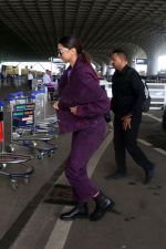 Deepika Padukone covered in Indigo seen at the airport on 11 July 2023 (7)_64ace437cab11.jpg