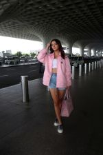 Ruhi Singh seen at the airport in pink jacket and short jeans holding versace handbag on 11 July 2023 (5)_64ad3071b210f.JPG