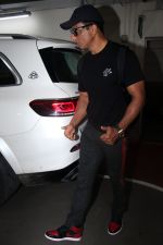Sonu Sood seen at the airport on 11 July 2023 (15)_64acf31f6b13d.JPG
