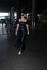 Urvashi Rautela dressed in Black seen at the airport on 13 July 2023 (2)_64afc44e7ecaf.JPG