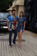 Janhvi Kapoor, Varun Dhawan promote movie Bawaal at PVR Dynamix Mall in Juhu on 16 July 2023 (5)_64b4018889c87.jpeg