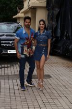 Janhvi Kapoor, Varun Dhawan promote movie Bawaal at PVR Dynamix Mall in Juhu on 16 July 2023 (7)_64b4018ba0122.jpeg